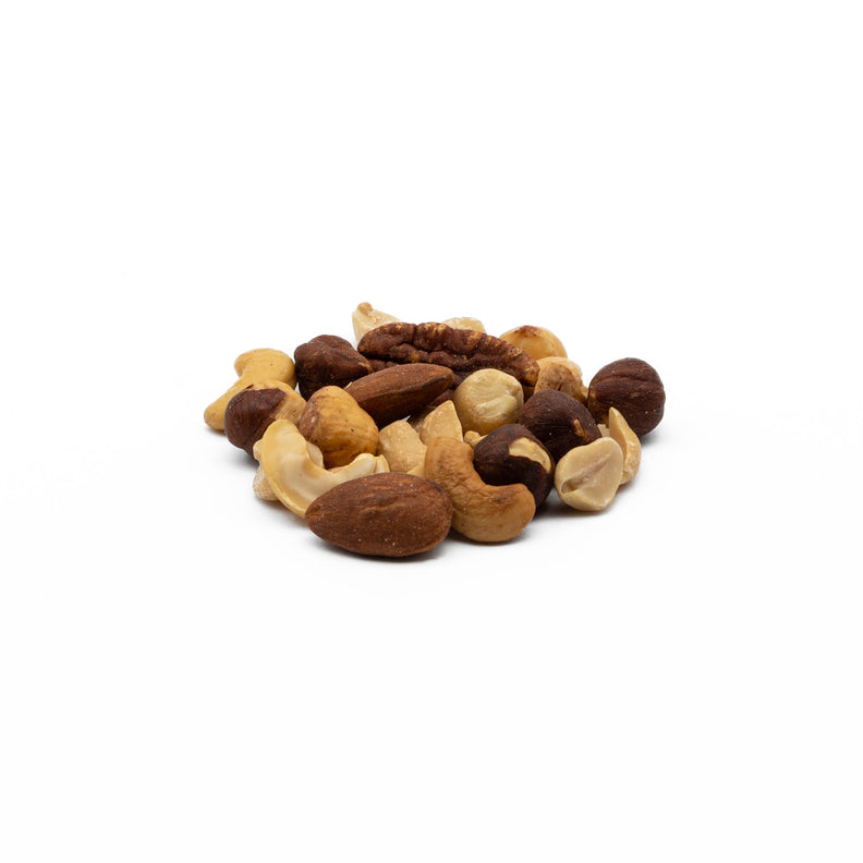 Dry roasted mix selection of pecans, hazels, cashews, almonds and peanuts, roasted over a gas flame whitout oil or salt
